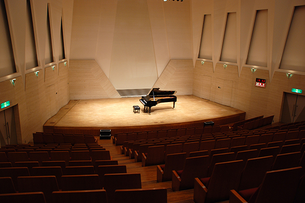 ホール | 横浜市栄区民文化センターリリス